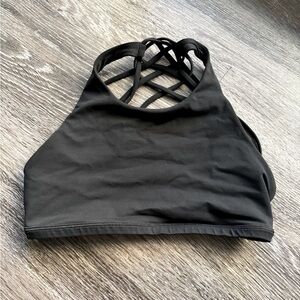 Lululemon high neck free 2 be bra size 6